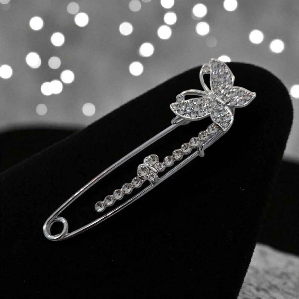 🔥Silver Butterfly Brooch with Crystals🔥